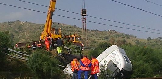 MORTE DEL CAMIONISTA SULLA A18: INDAGATI 4 DIRIGENTI DEL CAS