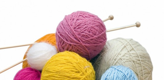 KNIT TEA: LAVORARE A MAGLIA IN COMPAGNIA DAVANTI A UNA TAZZA DI TÈ