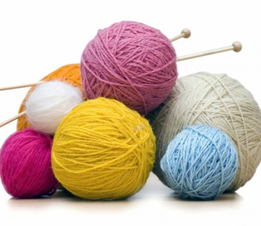 KNIT TEA: LAVORARE A MAGLIA IN COMPAGNIA DAVANTI A UNA TAZZA DI TÈ