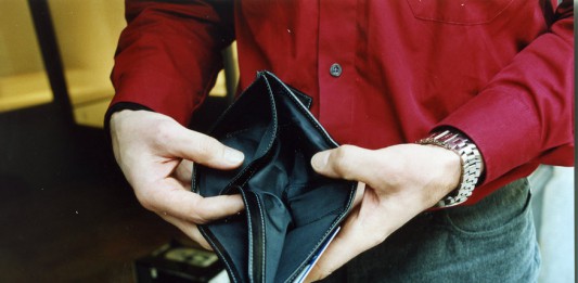 LA CRISI COLPISCE SEMPRE PIU’ LE ATTIVITA COMMERCIALI