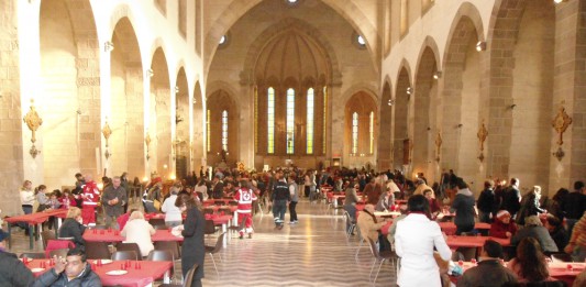 IL NATALE DEI VOLONTARI DELLA CROCE ROSSA: TRA GLI IMMIGRATI E I PIU’ POVERI (FOTOGALLERY)