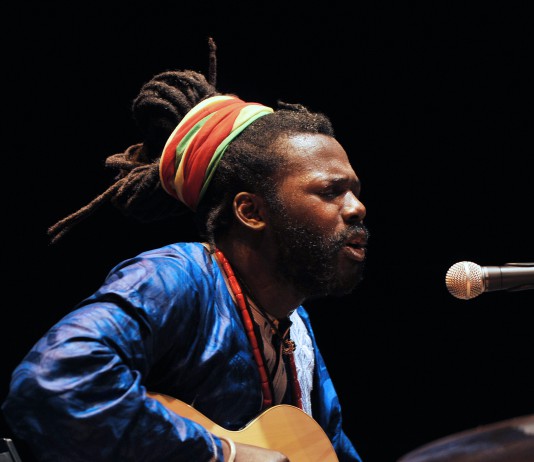 I CONCERTI DELL’ACCADEMIA FILARMONICA: LA TRADIZIONE MALIANA E IL SOUND BLUES DI BABA SISSOKO AFROBLUES