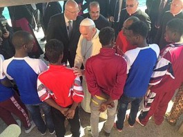 L’APPELLO DEI RICHIEDENTI ASILO AL PAPA: “SIAMO DISPERATI”, DALL’UNIME RACCOLTA FIRME PER UN’ACCOGLIENZA DIGNITOSA