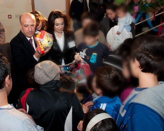 UNIME & SOLIDARIETA’: IERI AL POLICLINICO LO SPETTACOLO “I SOGNI SON DESIDERI”