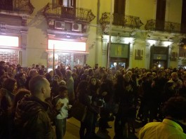 “LA CIVILTA’ SI MISURA IN PASSI”, SUCCESSO PER IL FLASH MOB PRO-ISOLA PEDONALE