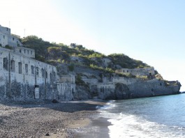 LAVORATORI PUMEX ANCORA SENZA STIPENDIO, CGIL SCRIVE AL COMUNE DI LIPARI