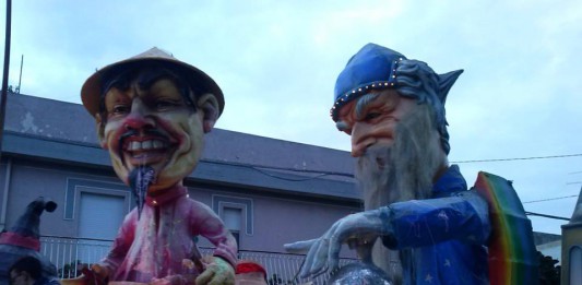 VILLAFRANCA, CARNEVALE 2014: IN STRADA I CARRI ALLEGORICI ED E’ FESTA