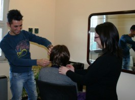 POLICLINICO, UN PARRUCCHIERE IN ONCOLOGIA: LA RIVINCITA DELLA BELLEZZA SULLA MALATTIA