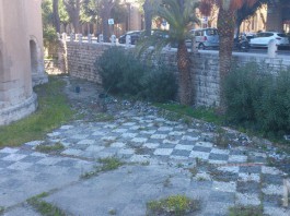 DEGRADO IN PIENO CENTRO: L’IMPIETOSA CARTOLINA DELLA NOSTRA CITTA’