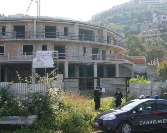 ABUSIVISMO EDILIZIO A GIOIOSA MAREA: 32 PERSONE DENUNCIATE E DUE LOTTIZZAZIONI SEQUESTRATE DAI CARABINIERI