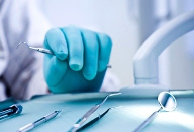 PATTI: FALSO DENTISTA, DENUNCIATO DAI CC