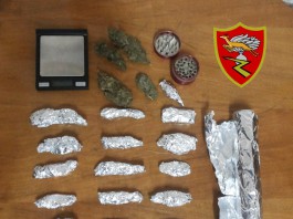 MARIJUANA: 21ENNE INCENSURATO ARRESTATO PER DETENZIONE E SPACCIO