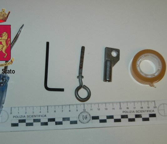 SORPRESO A SCASSINARE UN’AUTO: ARRESTATO 19ENNE