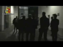 GENOVESE “ENTRO A TESTA ALTA IN CARCERE” (IL VIDEO DEL SUO ARRIVO A GAZZI)