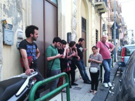 DA SFOLLATI DI ALTOLIA A SFRATTATI: ATTIVISTI LO IMPEDISCONO