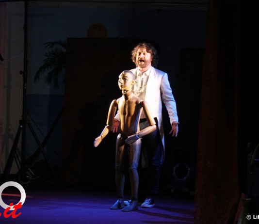 PROGETTO TEATRO, ANZIANI E DETENUTI VIAGGIANO “MANO CON MANO” TRA FANTASIA E STORIA