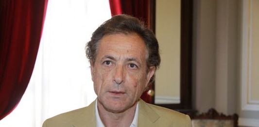 Albero a Cairoli, Bisignano “vergognoso raduno del Sindaco con assembramenti”