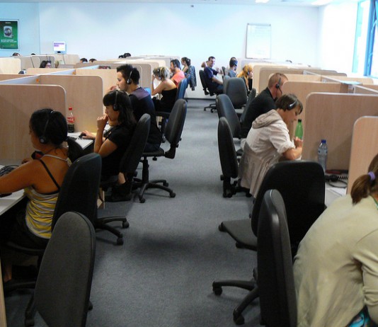 DA ROMA A PALERMO LA RIVOLTA DELLA GENERAZIONE CALL CENTER