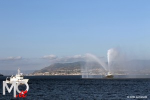 giochi d'acqua nello stretto