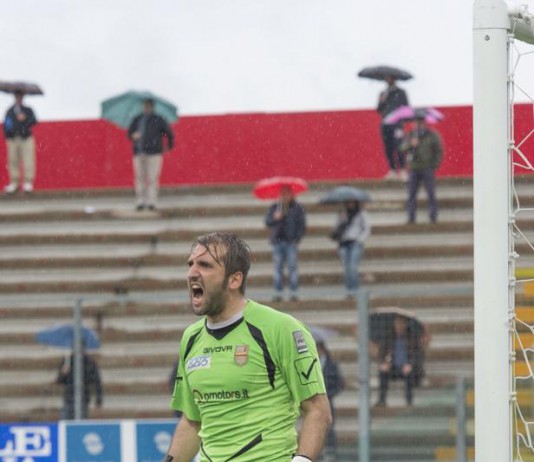 CALCIO, MESSINA: IULIANO RESTA IN GIALLOROSSO