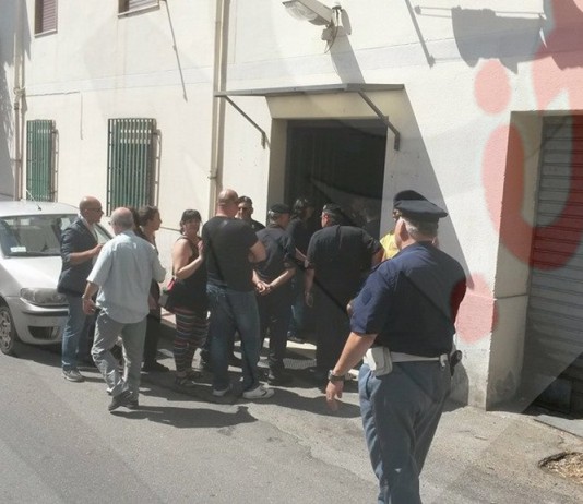 EMERGENZA ABITATIVA, IN VIA DEL SANTO SFRATTO ESECUTIVO. SGOMBERO RINVIATO AL 31 LUGLIO