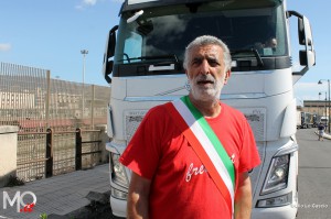 Renato Accorinti blocca i tir