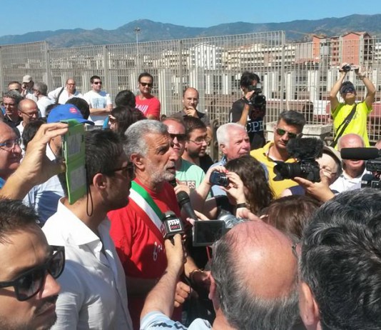 “TIR A TREMESTIERI ENTRO IL 10 AGOSTO”. ACCORINTI RISPONDE A GAROFALO: AGISCO PER SENSO DI RESPONSABILITA’