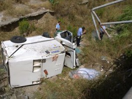 TRAGEDIA SUL LAVORO: AUTOSPAZZATRICE DI MESSINAMBIENTE GIU’ DAL TORRENTE PACE, MUORE OPERATORE DI 59 ANNI