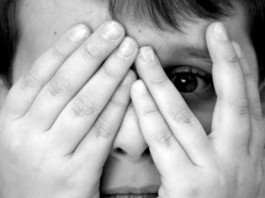 MOLESTAVA BAMBINI NEL PARCO DI CASTANEA: PEDOFILO ARRESTATO DAI CARABINIERI A SAN SABA