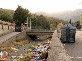 EMERGENZA ZAFFERIA: RIFIUTI NEL TORRENTE A RIDOSSO DI VILLA CIANCIAFARA. IL RISCHIO E’ ALTO