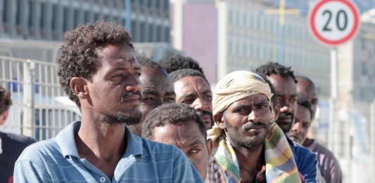 MIGRANTI. SBARCATI ALTRI 309 PROFUGHI SIRIANI MA LA PREFETTURA TACE