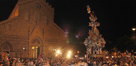 Agosto Messinese: illustrato dall’amministrazione comunale il programma per la Vara e i Giganti