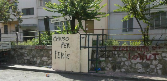 AMBULANTI ABUSIVI: COMBATTONO LA MISERIA, NON COMPRANO LE LICENZE MA CHIUDONO PER FERIE