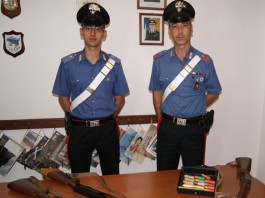 SANTA MARINA SALINA: SPARA CON UN FUCILE AL VICINO E AGGREDISCE I CARABINIERI, ARRESTATI PADRE E FIGLIO
