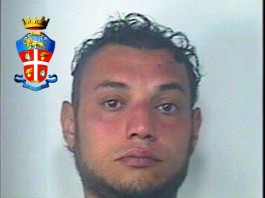 STALKING: LE PUNTA UNA PISTOLA PER DIRLE “TORNA CON ME”, ARRESTATO DAI CARABINIERI