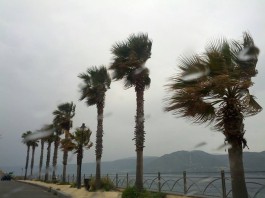 Maltempo: arriva lo Scirocco, sospesi collegamenti con le isole minori