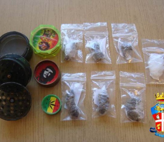 MARJIUANA: GIOVANE PUSHER DENUNCIATO DAI CARABINIERI, 4 CONSUMATORI SEGNALATI IN PREFETTURA