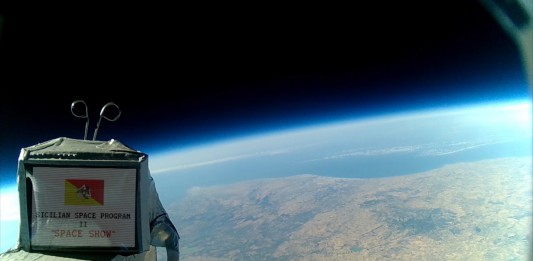 PROGRAMMA SPAZIALE SICILIANO 2: DOPO IL CANNOLO NELLO SPAZIO, LO SPACE SHOW ANTIMAFIA