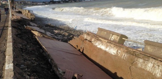 Maltempo: moderata criticità per oggi, crolla banchina sul lungomare di Sant’Agata di Militello
