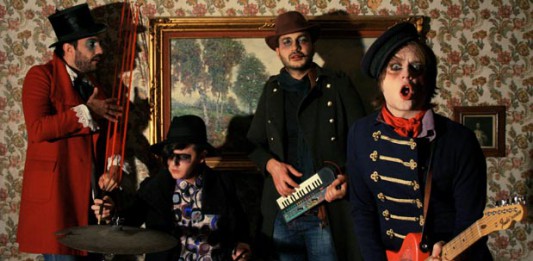 Il messinese Massimiliano Raffa con i Johann Sebastian Punk finalista della Targa Tenco 2014