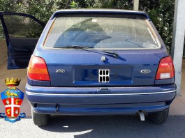Noti autorivenditori spacciano normali vetture per micro car, conducenti denunciati per guida senza patente