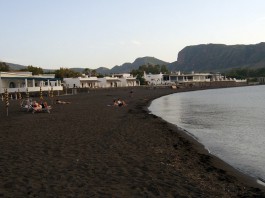 SI AGGRAVA EROSIONE SPIAGGE NERE VULCANO, EFFETTUATO SOPRALLUOGO. CROCETTA PREOCCUPATO