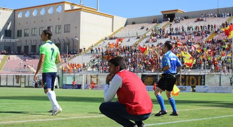 Calcio, Acr Messina: verso la sfida di Cosenza, in campo due squadre “arrabbiate”