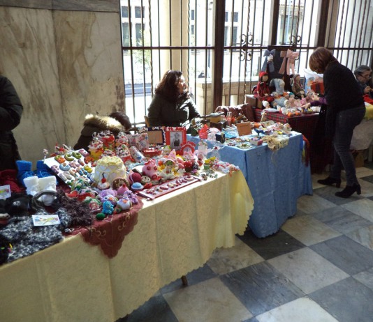 Il Natale di Artigiani ai Portici, domenica 7 e poi dal 14 al 24 dicembre in piazza Antonello