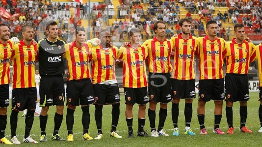 Calcio Lega Pro, gir.C 28° turno. E venne il giorno del “derbyssimo”: Salernitana-Benevento, profumo di B davanti ai venti mila dell’Arechi. Lecce e Aversa anticipi vincenti