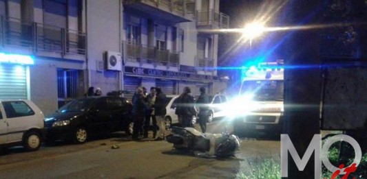 Grave incidente stradale in Via La Farina, scooter contro pedone