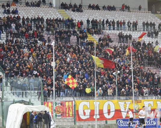 Calcio Lega Pro, nuovo sfogo dei tifosi sulla vicenda stadio:”Da altre parti ci sarebbero state dimissioni in blocco”