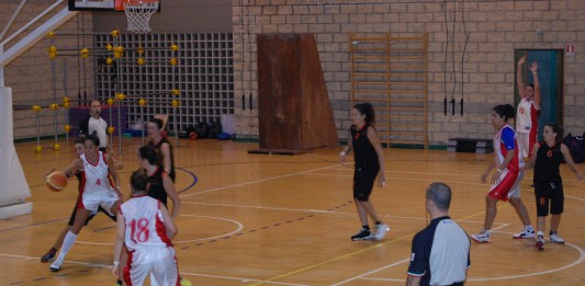 Basket serie B femminile. Cus Unime pratico, supera la Nova Basket 53-48 e riapre il torneo