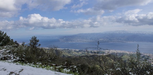 La neve ridisegna il paesaggio dello Stretto, Capodanno da brividi (fotogallery)