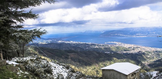 Lo Stretto imbiancato, neve anche a bassa quota. E’ arrivato il gelo